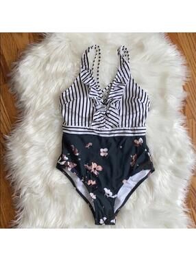 COCOShip Stripe/Floral Ruffle One Piece Swimsuit 6
